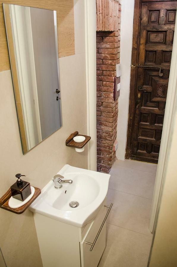 Medieval Central Apartment ボローニャ エクステリア 写真