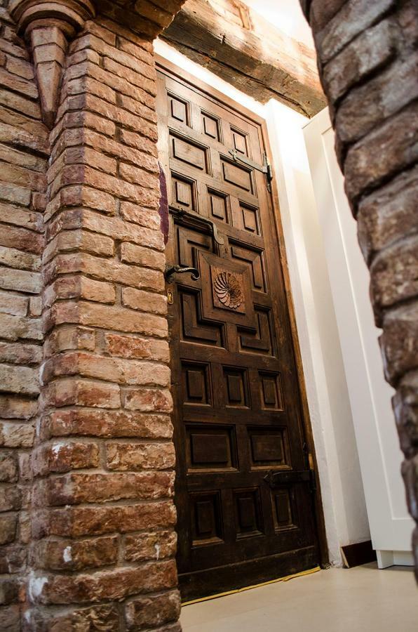 Medieval Central Apartment ボローニャ エクステリア 写真